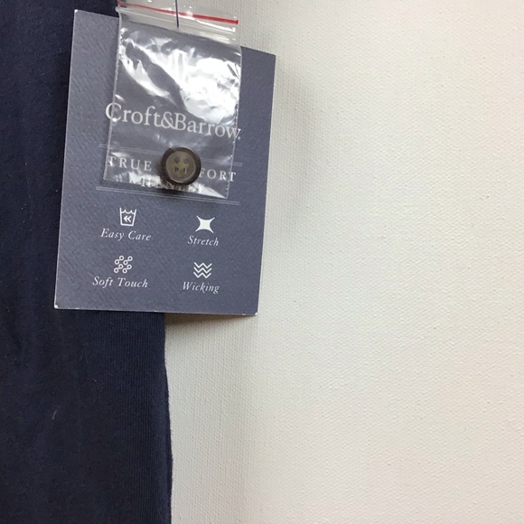 Men’s three button front close tee. - Picture 4 of 6